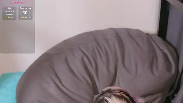 Freechat Yu_UwU_ on StripChat