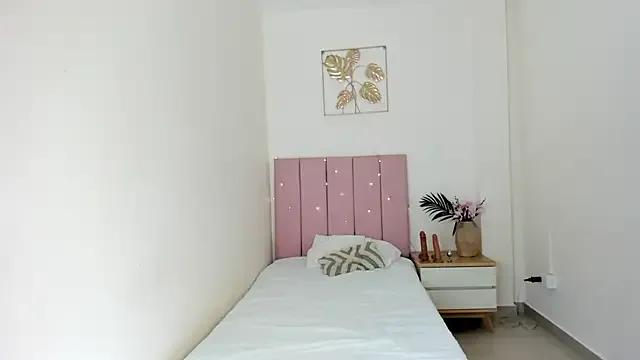 ZAYDA_KAJER — RUB PUSSY UNDER PANTIES